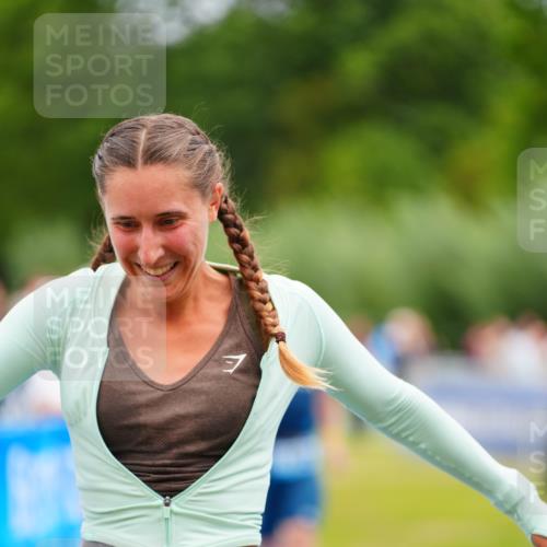 30.08.2026 - Elbe Triathlon Hamburg LAZAROV Photography http://msf.ph/oto/10065954 30.08.2026 12:16:14 Ziel 1465, 1702 meine-sportfotos.de