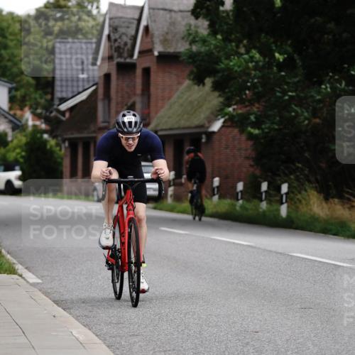 30.08.2026 - Elbe Triathlon Hamburg Michael Burmester http://msf.ph/oto/10065957 30.08.2026 14:57:55 Radfahren  meine-sportfotos.de