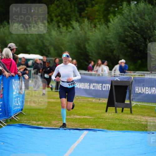 30.08.2026 - Elbe Triathlon Hamburg LAZAROV Photography http://msf.ph/oto/10065991 30.08.2026 12:16:44 Ziel 1495 meine-sportfotos.de