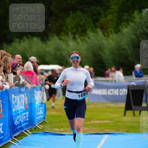 30.08.2026 - Elbe Triathlon Hamburg LAZAROV Photography http://msf.ph/oto/10066005 30.08.2026 12:16:45 Ziel 1482, 1495 meine-sportfotos.de