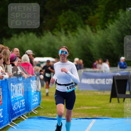 30.08.2026 - Elbe Triathlon Hamburg LAZAROV Photography http://msf.ph/oto/10066008 30.08.2026 12:16:46 Ziel 1482, 1495 meine-sportfotos.de