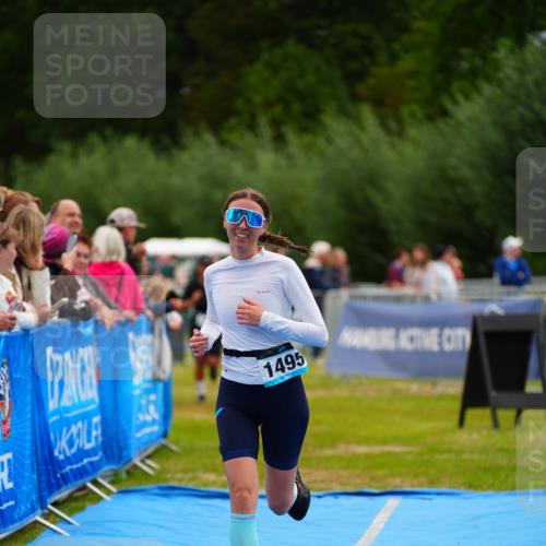 30.08.2026 - Elbe Triathlon Hamburg LAZAROV Photography http://msf.ph/oto/10066011 30.08.2026 12:16:46 Ziel 1482, 1495 meine-sportfotos.de