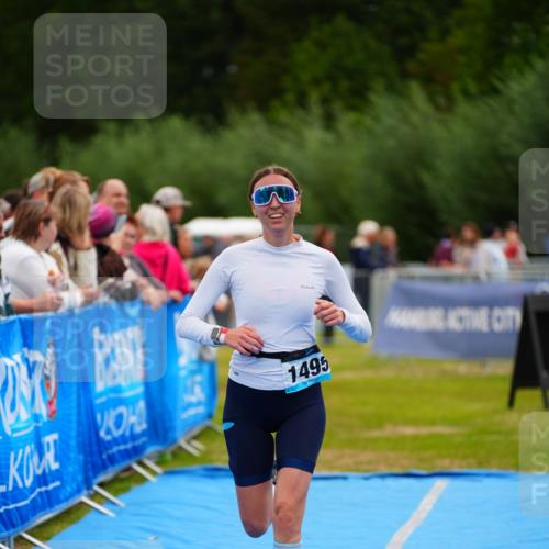 30.08.2026 - Elbe Triathlon Hamburg LAZAROV Photography http://msf.ph/oto/10066018 30.08.2026 12:16:46 Ziel 1482, 1495 meine-sportfotos.de
