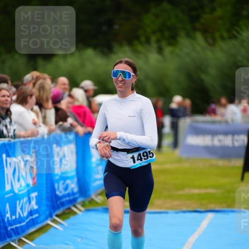 30.08.2026 - Elbe Triathlon Hamburg LAZAROV Photography http://msf.ph/oto/10066021 30.08.2026 12:16:46 Ziel 1482, 1495 meine-sportfotos.de