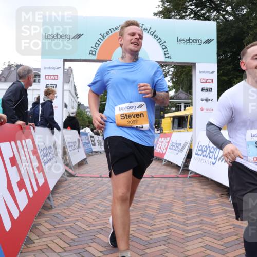 30.08.2026 - Blankeneser Heldenlauf Lena Gebhardt http://msf.ph/oto/10066022 30.08.2026 12:55:09 Ziel 2092, 4016, 4138, 4147, 4280 meine-sportfotos.de