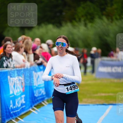 30.08.2026 - Elbe Triathlon Hamburg LAZAROV Photography http://msf.ph/oto/10066025 30.08.2026 12:16:47 Ziel 1482, 1495 meine-sportfotos.de