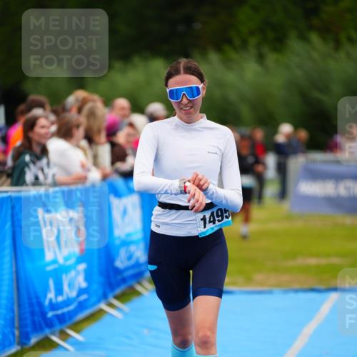 30.08.2026 - Elbe Triathlon Hamburg LAZAROV Photography http://msf.ph/oto/10066028 30.08.2026 12:16:47 Ziel 1482, 1495 meine-sportfotos.de
