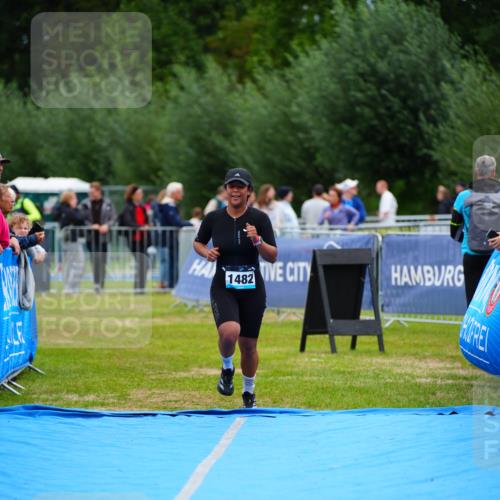 30.08.2026 - Elbe Triathlon Hamburg LAZAROV Photography http://msf.ph/oto/10066031 30.08.2026 12:16:50 Ziel 1482, 1495 meine-sportfotos.de