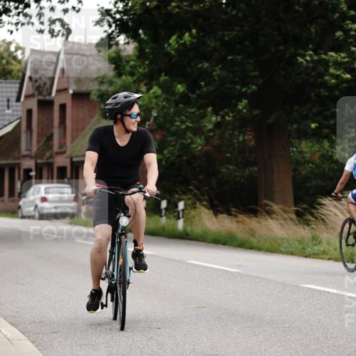 30.08.2026 - Elbe Triathlon Hamburg Michael Burmester http://msf.ph/oto/10066033 30.08.2026 15:00:03 Radfahren 138 meine-sportfotos.de