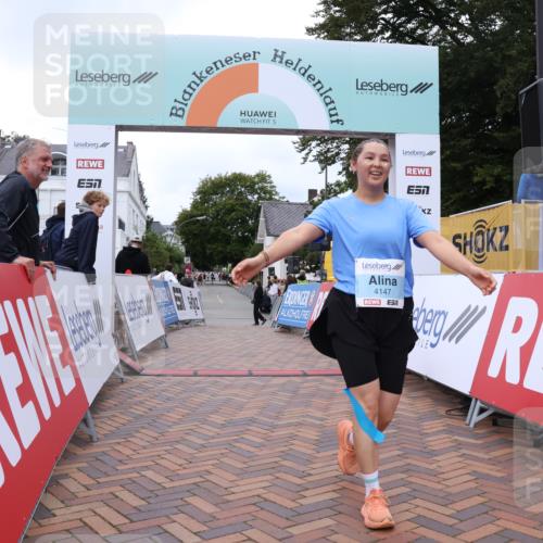 30.08.2026 - Blankeneser Heldenlauf Lena Gebhardt http://msf.ph/oto/10066049 30.08.2026 12:55:10 Ziel 2092, 4016, 4138, 4147, 4280 meine-sportfotos.de