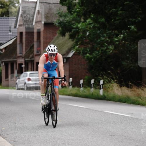30.08.2026 - Elbe Triathlon Hamburg Michael Burmester http://msf.ph/oto/10066050 30.08.2026 15:00:49 Radfahren  meine-sportfotos.de