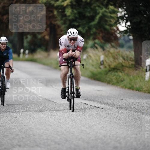 30.08.2026 - Elbe Triathlon Hamburg Michael Burmester http://msf.ph/oto/10066060 30.08.2026 09:05:19 Radfahren 218, 308, 352 meine-sportfotos.de