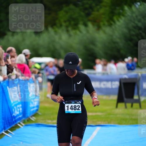 30.08.2026 - Elbe Triathlon Hamburg LAZAROV Photography http://msf.ph/oto/10066062 30.08.2026 12:16:53 Ziel 1482, 1647 meine-sportfotos.de