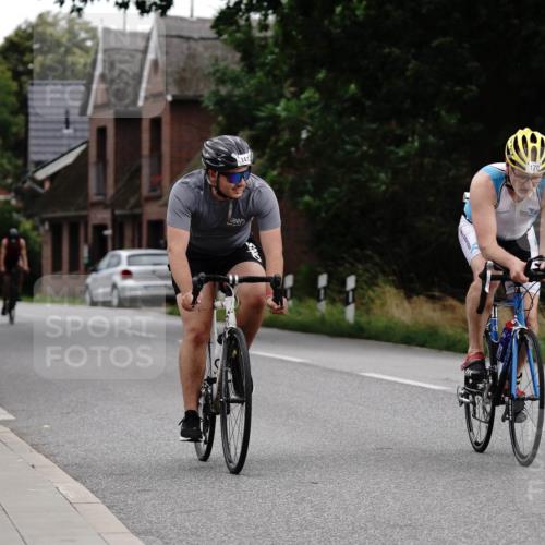 30.08.2026 - Elbe Triathlon Hamburg Michael Burmester http://msf.ph/oto/10066067 30.08.2026 15:00:55 Radfahren  meine-sportfotos.de