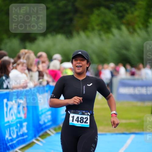 30.08.2026 - Elbe Triathlon Hamburg LAZAROV Photography http://msf.ph/oto/10066069 30.08.2026 12:16:54 Ziel 1470, 1482, 1647, 1675 meine-sportfotos.de