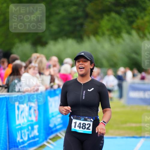 30.08.2026 - Elbe Triathlon Hamburg LAZAROV Photography http://msf.ph/oto/10066072 30.08.2026 12:16:54 Ziel 1470, 1482, 1647, 1675 meine-sportfotos.de