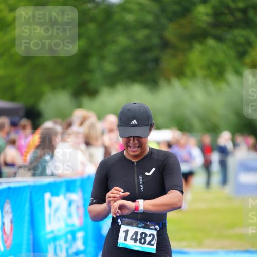 30.08.2026 - Elbe Triathlon Hamburg LAZAROV Photography http://msf.ph/oto/10066079 30.08.2026 12:16:54 Ziel 1470, 1482, 1647, 1675 meine-sportfotos.de