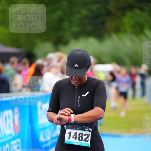 30.08.2026 - Elbe Triathlon Hamburg LAZAROV Photography http://msf.ph/oto/10066086 30.08.2026 12:16:55 Ziel 1470, 1482, 1647, 1675 meine-sportfotos.de