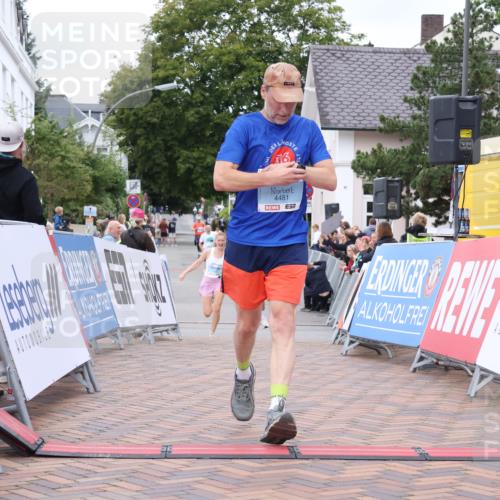 30.08.2026 - Blankeneser Heldenlauf Lena Gebhardt http://msf.ph/oto/10066092 30.08.2026 12:55:42 Ziel 4047, 4233, 4481 meine-sportfotos.de