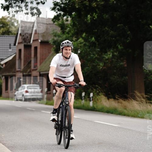 30.08.2026 - Elbe Triathlon Hamburg Michael Burmester http://msf.ph/oto/10066098 30.08.2026 15:01:22 Radfahren  meine-sportfotos.de