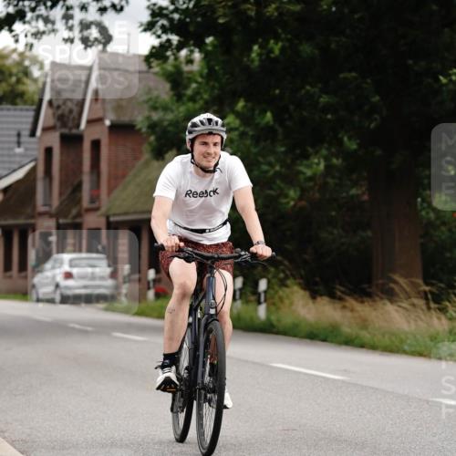 30.08.2026 - Elbe Triathlon Hamburg Michael Burmester http://msf.ph/oto/10066102 30.08.2026 15:01:23 Radfahren  meine-sportfotos.de