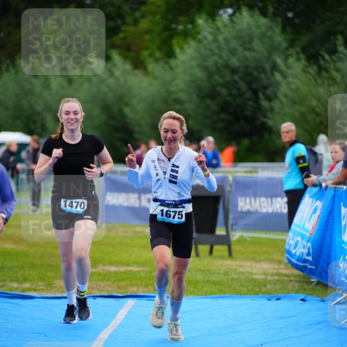 30.08.2026 - Elbe Triathlon Hamburg LAZAROV Photography http://msf.ph/oto/10066106 30.08.2026 12:17:01 Ziel 1470, 1647, 1675 meine-sportfotos.de