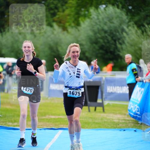 30.08.2026 - Elbe Triathlon Hamburg LAZAROV Photography http://msf.ph/oto/10066115 30.08.2026 12:17:01 Ziel 1470, 1647, 1675 meine-sportfotos.de