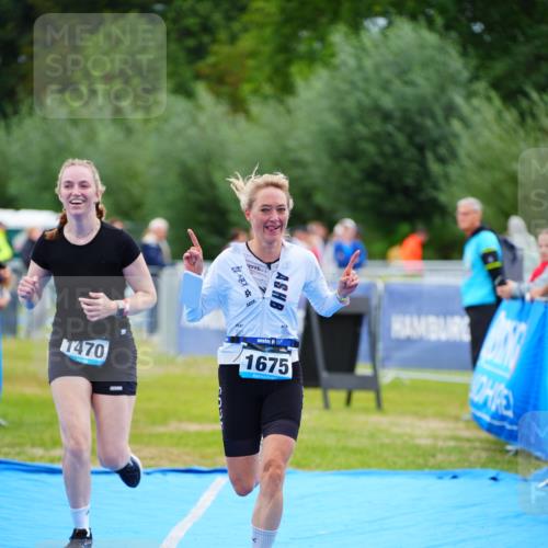 30.08.2026 - Elbe Triathlon Hamburg LAZAROV Photography http://msf.ph/oto/10066118 30.08.2026 12:17:01 Ziel 1470, 1647, 1675 meine-sportfotos.de