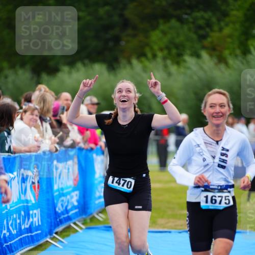 30.08.2026 - Elbe Triathlon Hamburg LAZAROV Photography http://msf.ph/oto/10066123 30.08.2026 12:17:02 Ziel 1470, 1647, 1675 meine-sportfotos.de