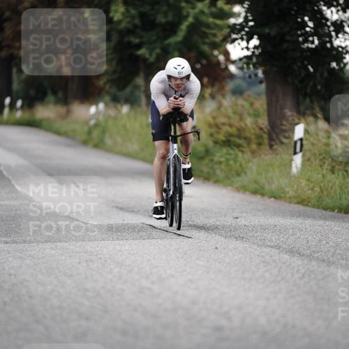 30.08.2026 - Elbe Triathlon Hamburg Michael Burmester http://msf.ph/oto/10066125 30.08.2026 09:06:06 Radfahren 213, 272, 527 meine-sportfotos.de
