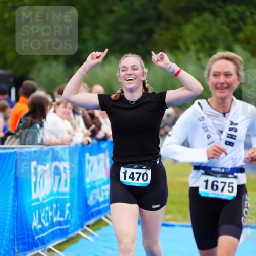 30.08.2026 - Elbe Triathlon Hamburg LAZAROV Photography http://msf.ph/oto/10066134 30.08.2026 12:17:03 Ziel 1470, 1647, 1675 meine-sportfotos.de