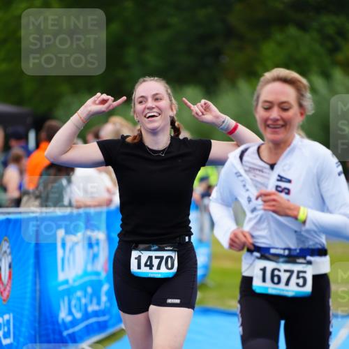 30.08.2026 - Elbe Triathlon Hamburg LAZAROV Photography http://msf.ph/oto/10066142 30.08.2026 12:17:03 Ziel 1470, 1647, 1675 meine-sportfotos.de