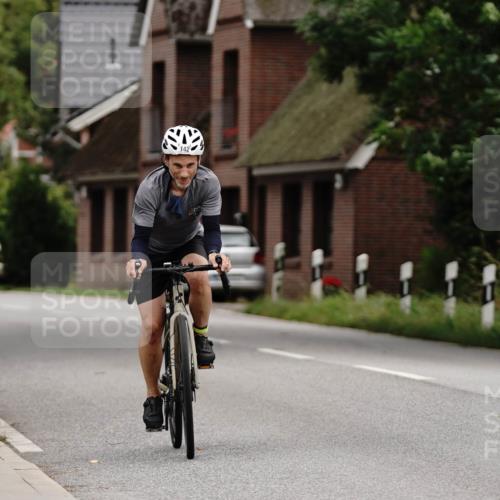 30.08.2026 - Elbe Triathlon Hamburg Michael Burmester http://msf.ph/oto/10066153 30.08.2026 15:02:55 Radfahren 130 meine-sportfotos.de
