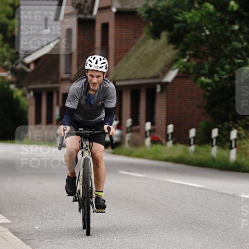 30.08.2026 - Elbe Triathlon Hamburg Michael Burmester http://msf.ph/oto/10066155 30.08.2026 15:02:56 Radfahren 130 meine-sportfotos.de