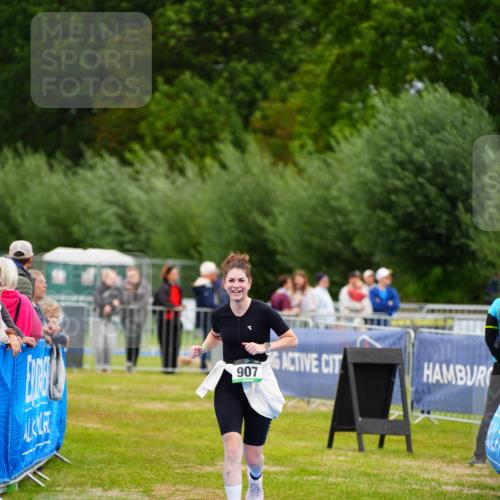 30.08.2026 - Elbe Triathlon Hamburg LAZAROV Photography http://msf.ph/oto/10066159 30.08.2026 12:17:17 Ziel 907 meine-sportfotos.de