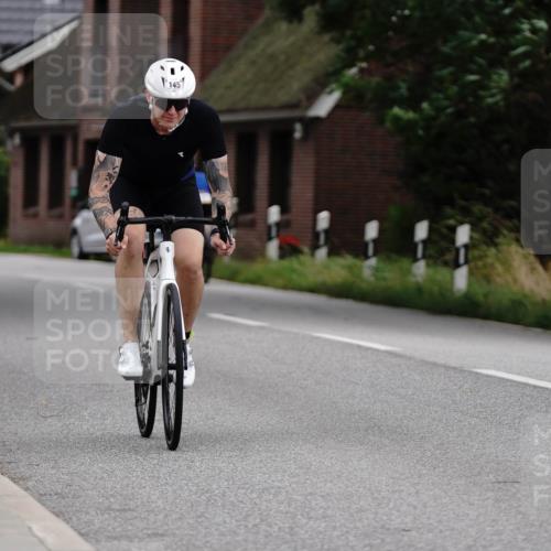 30.08.2026 - Elbe Triathlon Hamburg Michael Burmester http://msf.ph/oto/10066160 30.08.2026 15:03:01 Radfahren  meine-sportfotos.de