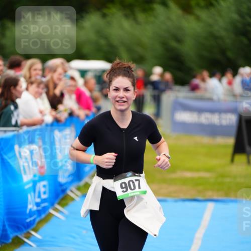 30.08.2026 - Elbe Triathlon Hamburg LAZAROV Photography http://msf.ph/oto/10066171 30.08.2026 12:17:20 Ziel 907 meine-sportfotos.de
