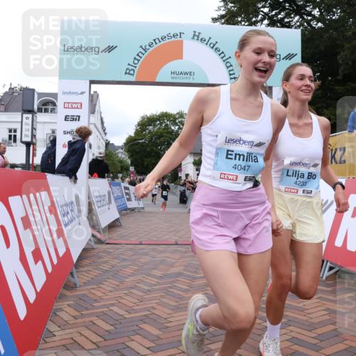 30.08.2026 - Blankeneser Heldenlauf Lena Gebhardt http://msf.ph/oto/10066191 30.08.2026 12:55:47 Ziel 4047, 4233, 4481 meine-sportfotos.de