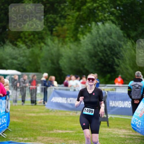 30.08.2026 - Elbe Triathlon Hamburg LAZAROV Photography http://msf.ph/oto/10066193 30.08.2026 12:17:39 Ziel 1499 meine-sportfotos.de