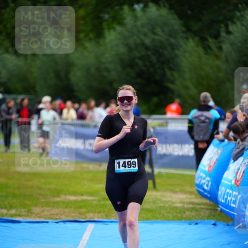 30.08.2026 - Elbe Triathlon Hamburg LAZAROV Photography http://msf.ph/oto/10066202 30.08.2026 12:17:40 Ziel 1499 meine-sportfotos.de