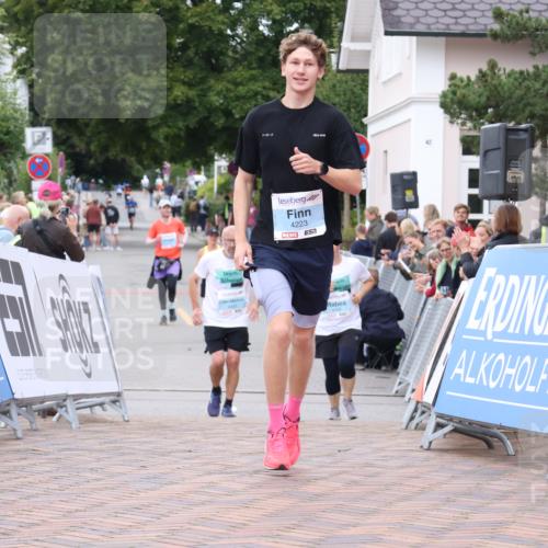 30.08.2026 - Blankeneser Heldenlauf Lena Gebhardt http://msf.ph/oto/10066208 30.08.2026 12:55:51 Ziel 4047, 4223, 4233 meine-sportfotos.de