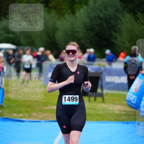 30.08.2026 - Elbe Triathlon Hamburg LAZAROV Photography http://msf.ph/oto/10066211 30.08.2026 12:17:41 Ziel 1499 meine-sportfotos.de