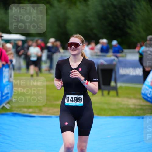 30.08.2026 - Elbe Triathlon Hamburg LAZAROV Photography http://msf.ph/oto/10066215 30.08.2026 12:17:41 Ziel 1499 meine-sportfotos.de