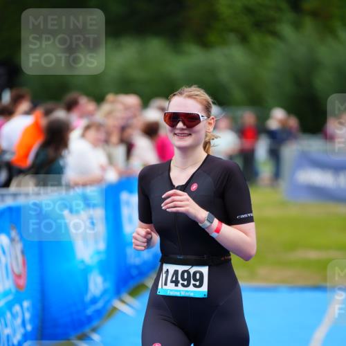 30.08.2026 - Elbe Triathlon Hamburg LAZAROV Photography http://msf.ph/oto/10066230 30.08.2026 12:17:42 Ziel 1499 meine-sportfotos.de