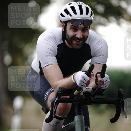 30.08.2026 - Elbe Triathlon Hamburg Michael Burmester http://msf.ph/oto/10066232 30.08.2026 09:07:40 Radfahren 432, 470 meine-sportfotos.de