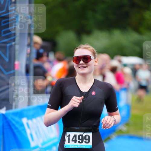 30.08.2026 - Elbe Triathlon Hamburg LAZAROV Photography http://msf.ph/oto/10066236 30.08.2026 12:17:42 Ziel 1499 meine-sportfotos.de