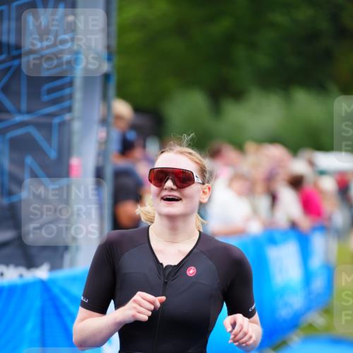 30.08.2026 - Elbe Triathlon Hamburg LAZAROV Photography http://msf.ph/oto/10066240 30.08.2026 12:17:42 Ziel 1499 meine-sportfotos.de