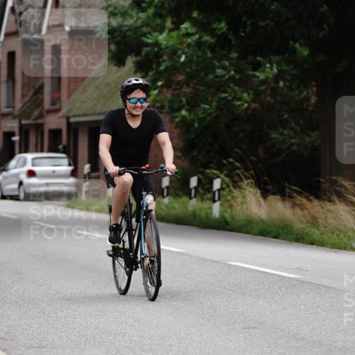 30.08.2026 - Elbe Triathlon Hamburg Michael Burmester http://msf.ph/oto/10066254 30.08.2026 15:06:38 Radfahren  meine-sportfotos.de