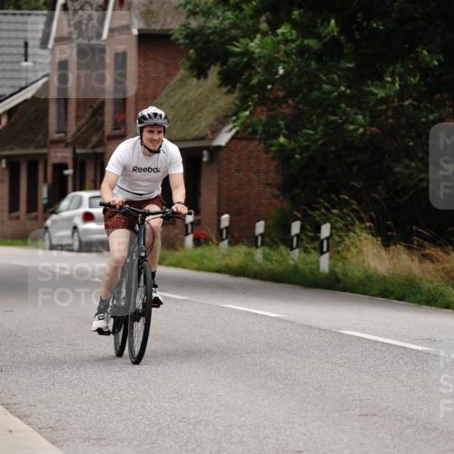 30.08.2026 - Elbe Triathlon Hamburg Michael Burmester http://msf.ph/oto/10066259 30.08.2026 15:06:41 Radfahren  meine-sportfotos.de