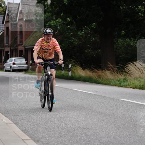 30.08.2026 - Elbe Triathlon Hamburg Michael Burmester http://msf.ph/oto/10066262 30.08.2026 15:07:03 Radfahren  meine-sportfotos.de